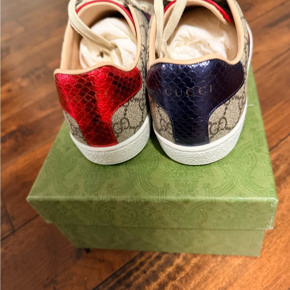 Gucci Beige GG Supreme Canvas Sneakers with Red & Navy Web - Picture 4 of 7